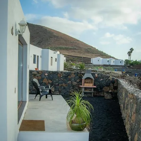 Volcano Sunset: Peaceful Location, Great Views, 300 Mbit/S Wi-Fi, Desk, Desk Chair Tinguaton