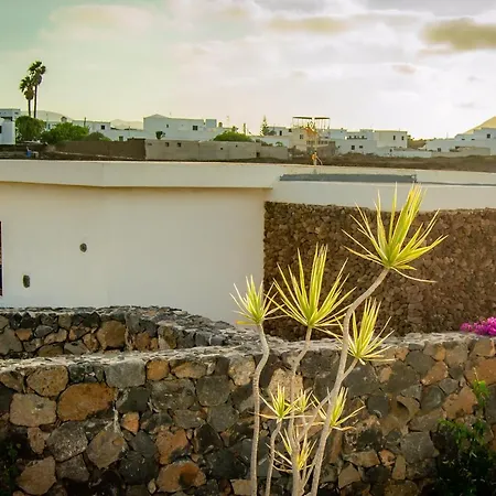Volcano Sunset: Peaceful Location, Great Views, 300 Mbit/S Wi-Fi, Desk, Desk Chair