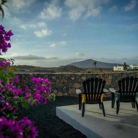Volcano Sunset: Peaceful Location, Great Views, 300 Mbit/S Wi-Fi, Desk, Desk Chair *