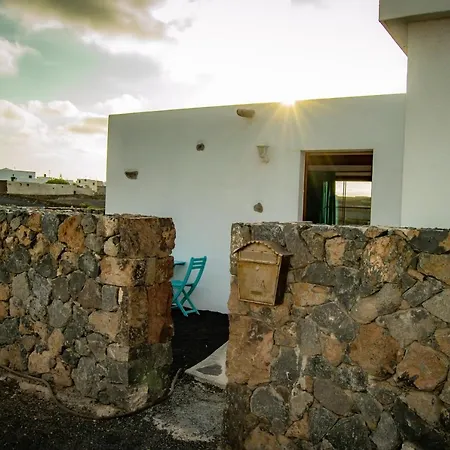 Volcano Sunset: Peaceful Location, Great Views, 300 Mbit/S Wi-Fi, Desk, Desk Chair *