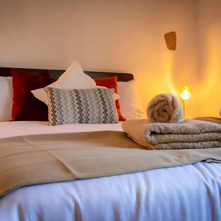 Volcano Sunset: Peaceful Location, Great Views, 300 Mbit/S Wi-Fi, Desk, Desk Chair Feriehus *